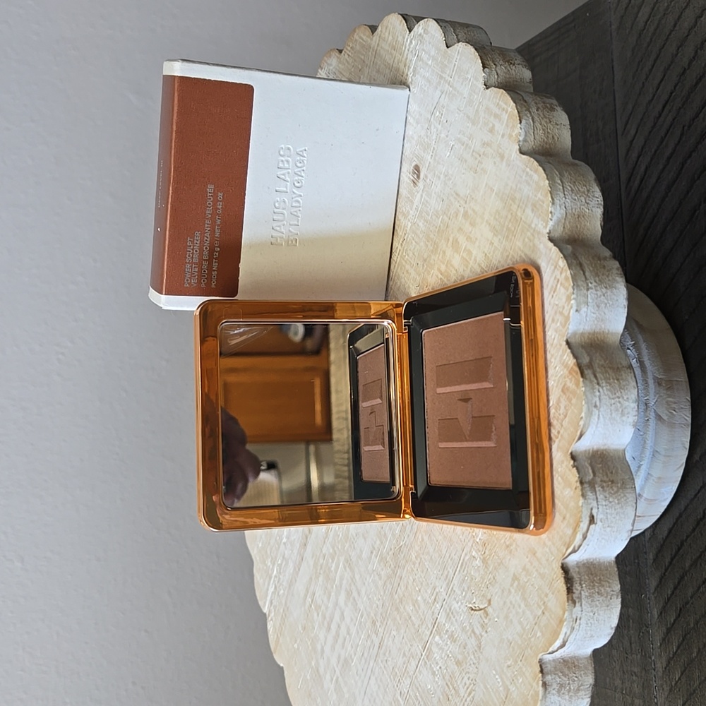 Haus Labs By LADY GAGA Power Sculpt Velvet Bronzer